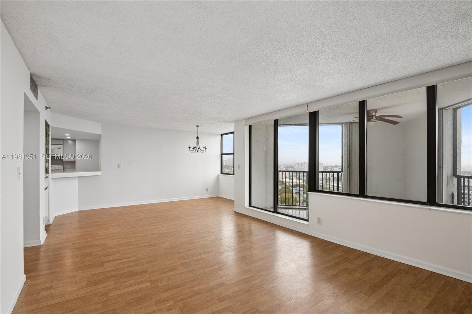 300 Three Islands Blvd # 516, Hallandale Beach, FL 33009 — zdjęcie 4