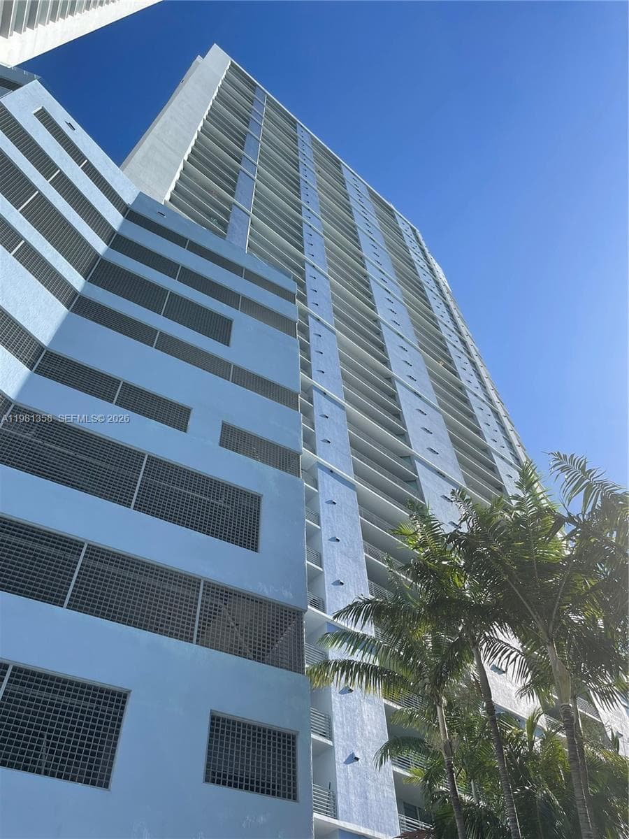 335 S Biscayne Blvd # 3610, Miami, FL 33131