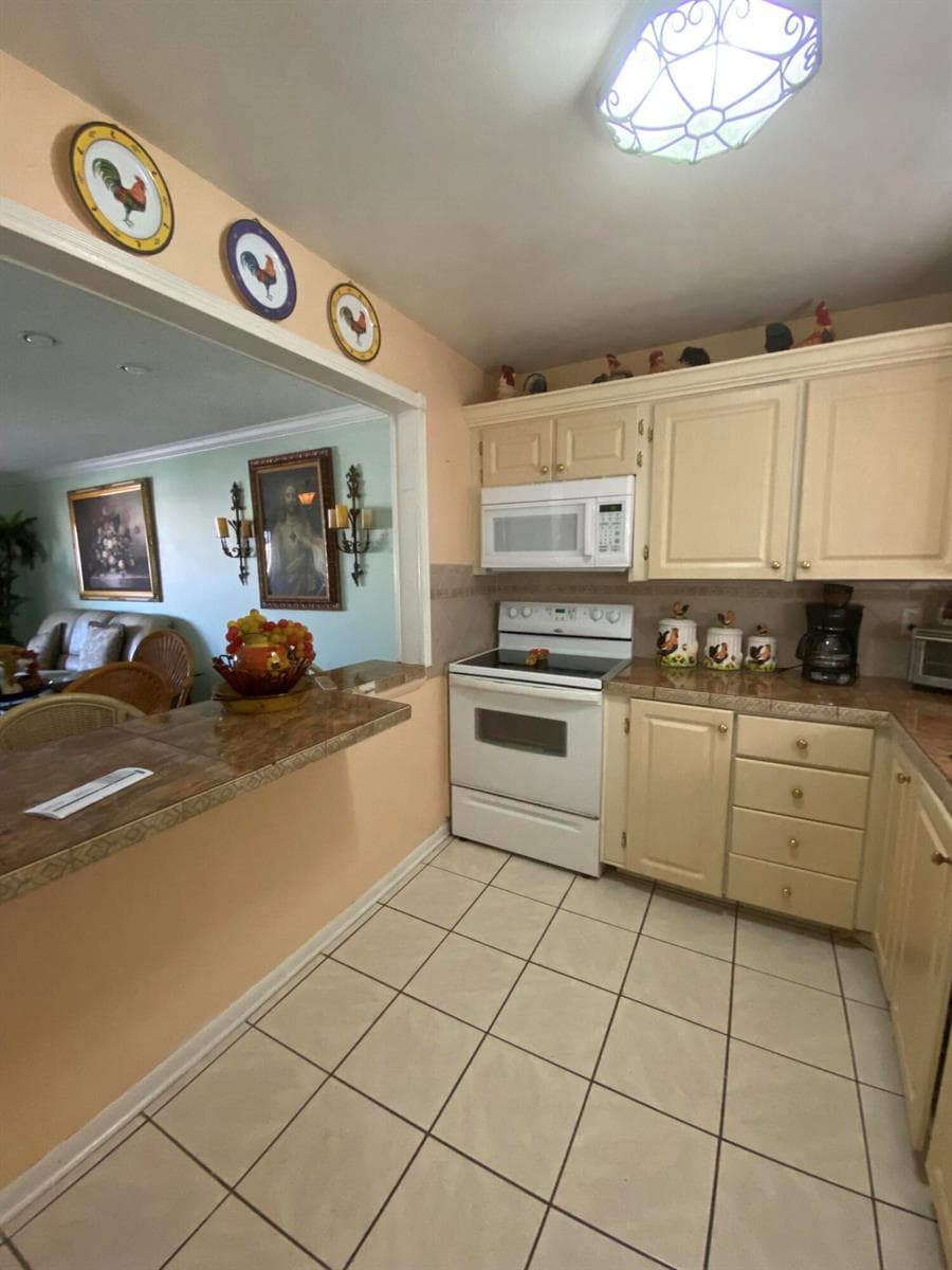 715 Lori Drive # 302, Palm Springs, FL 33461 — zdjęcie 3