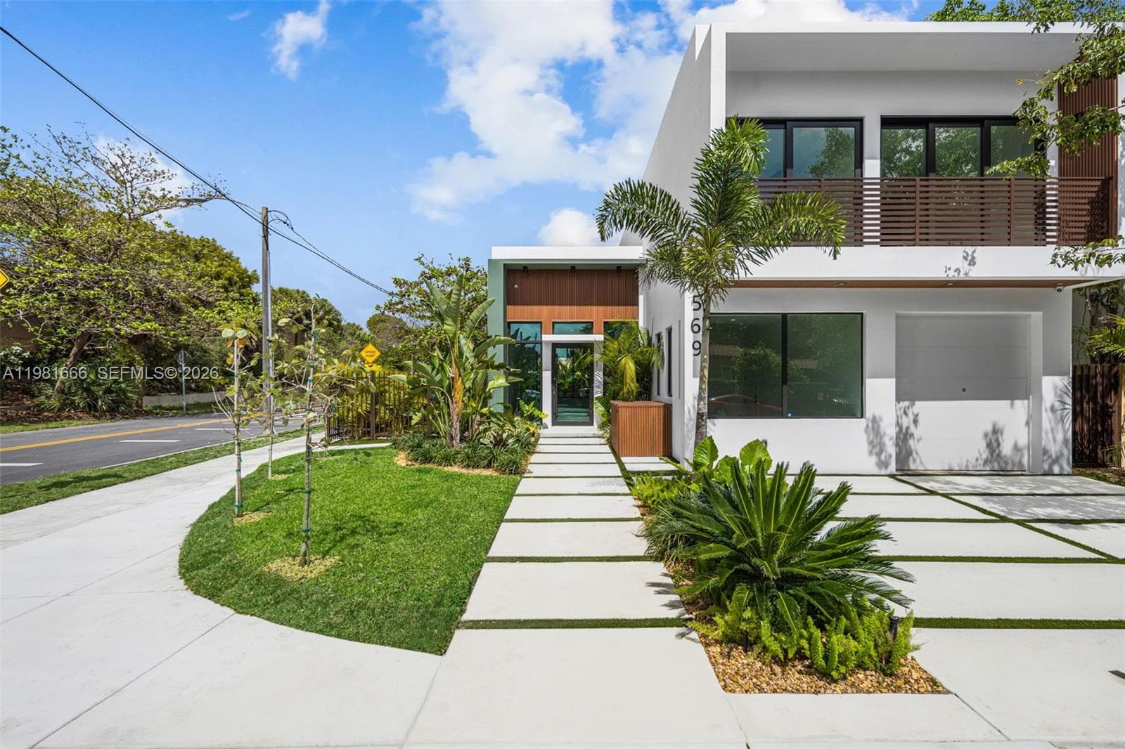 569 NW 44th St, Miami, FL 33127 — zdjęcie 2