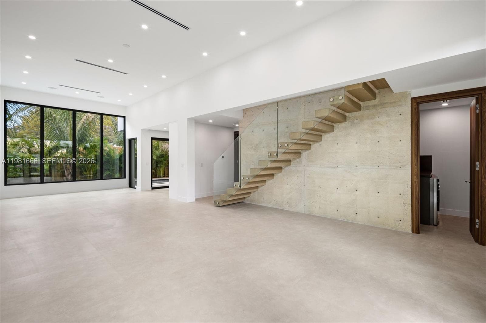 569 NW 44th St, Miami, FL 33127 — zdjęcie 5