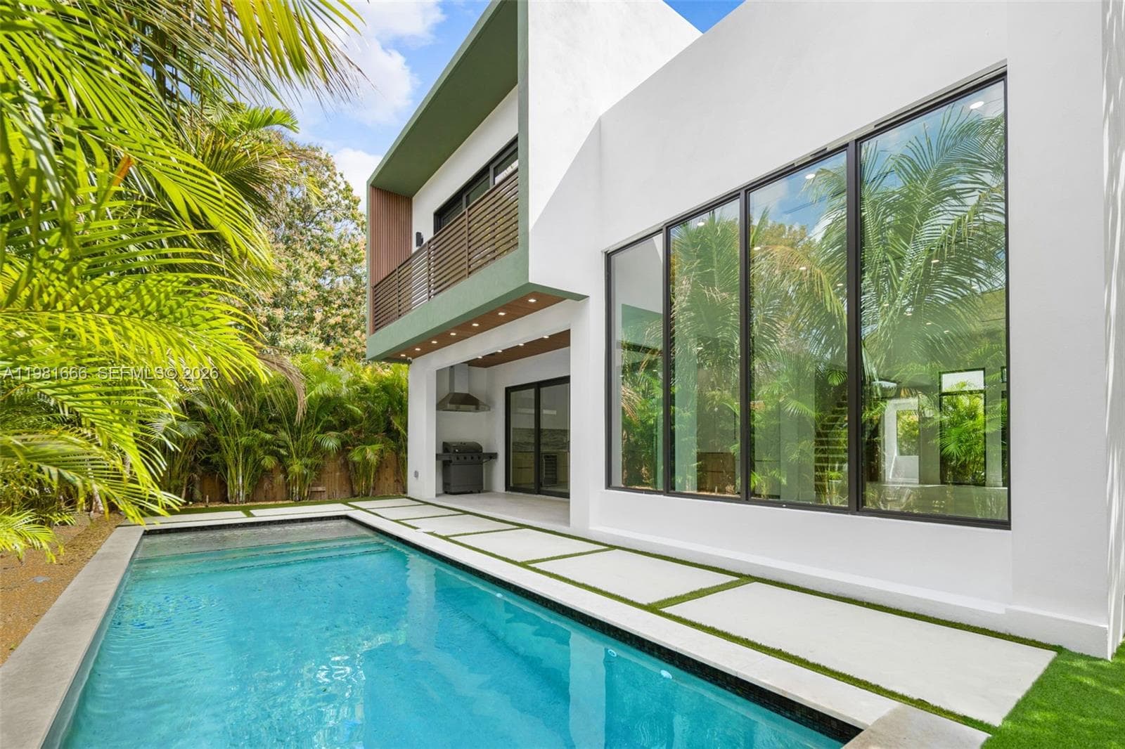 569 NW 44th St, Miami, FL 33127 — zdjęcie 4