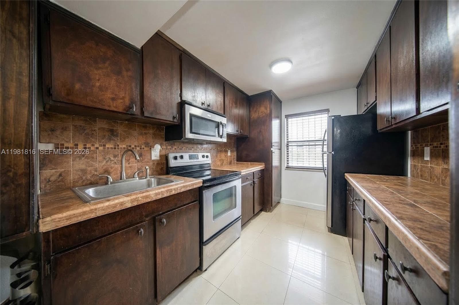10710 NW 7th St # 11B, Miami, FL 33172 — zdjęcie 5