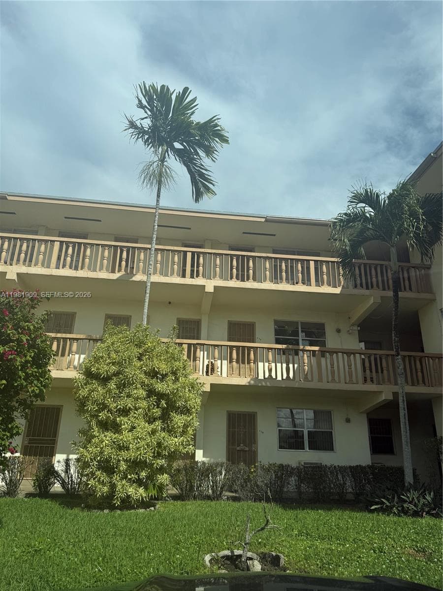 16701 NE 13th Ave # 214, North Miami Beach, FL 33162