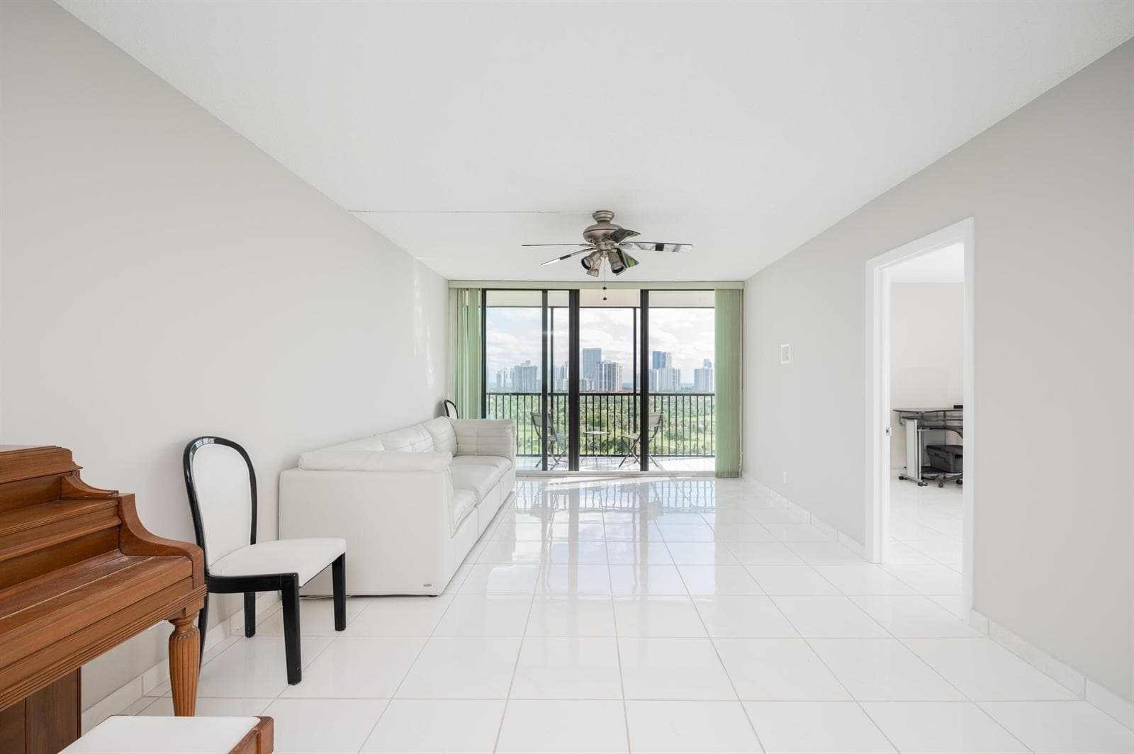 20335 W Country Club Drive # 1704, Aventura, FL 33180 — zdjęcie 3