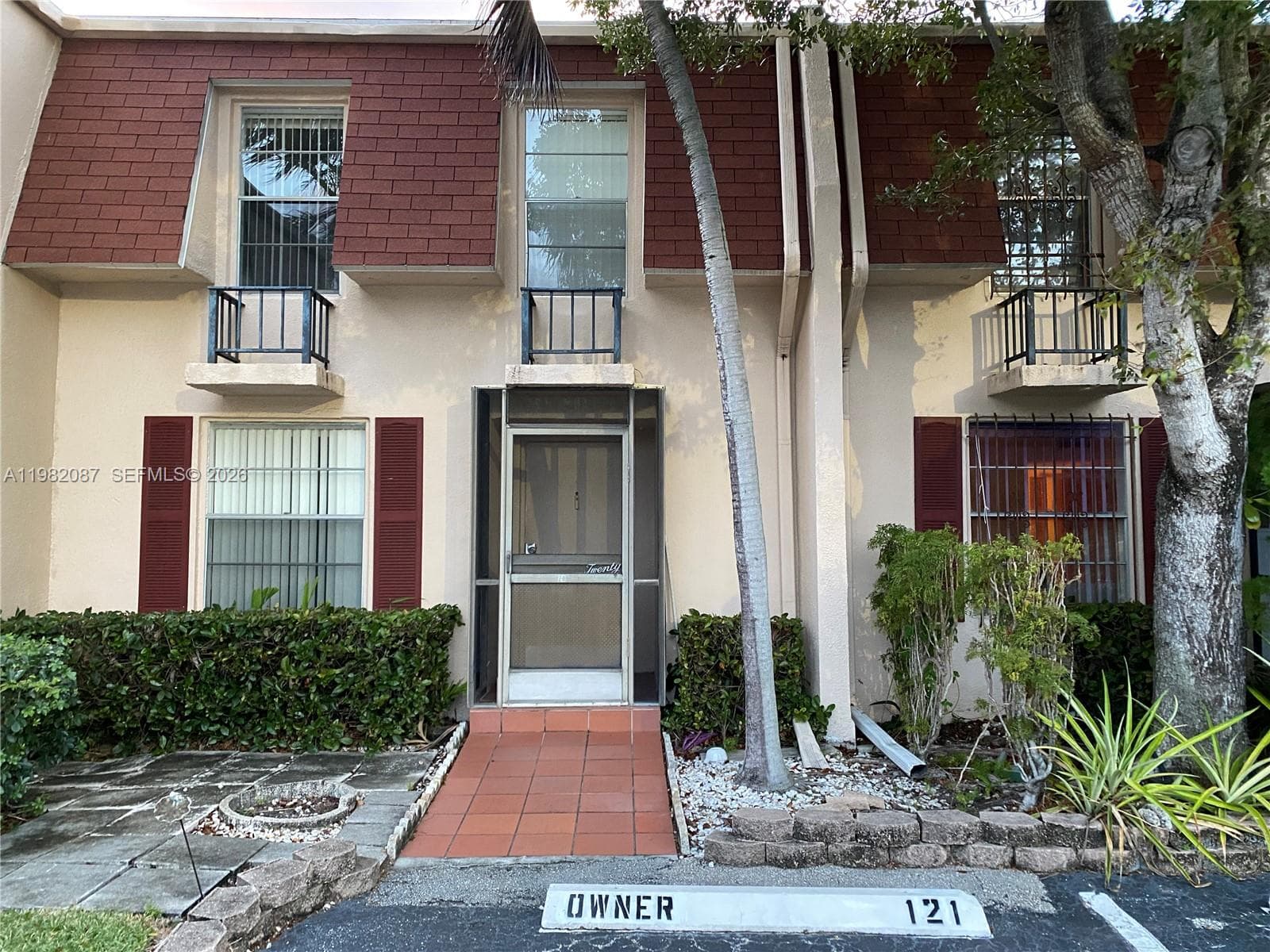 1951 Atlantic Shores Blvd # 20, Hallandale Beach, FL 33009