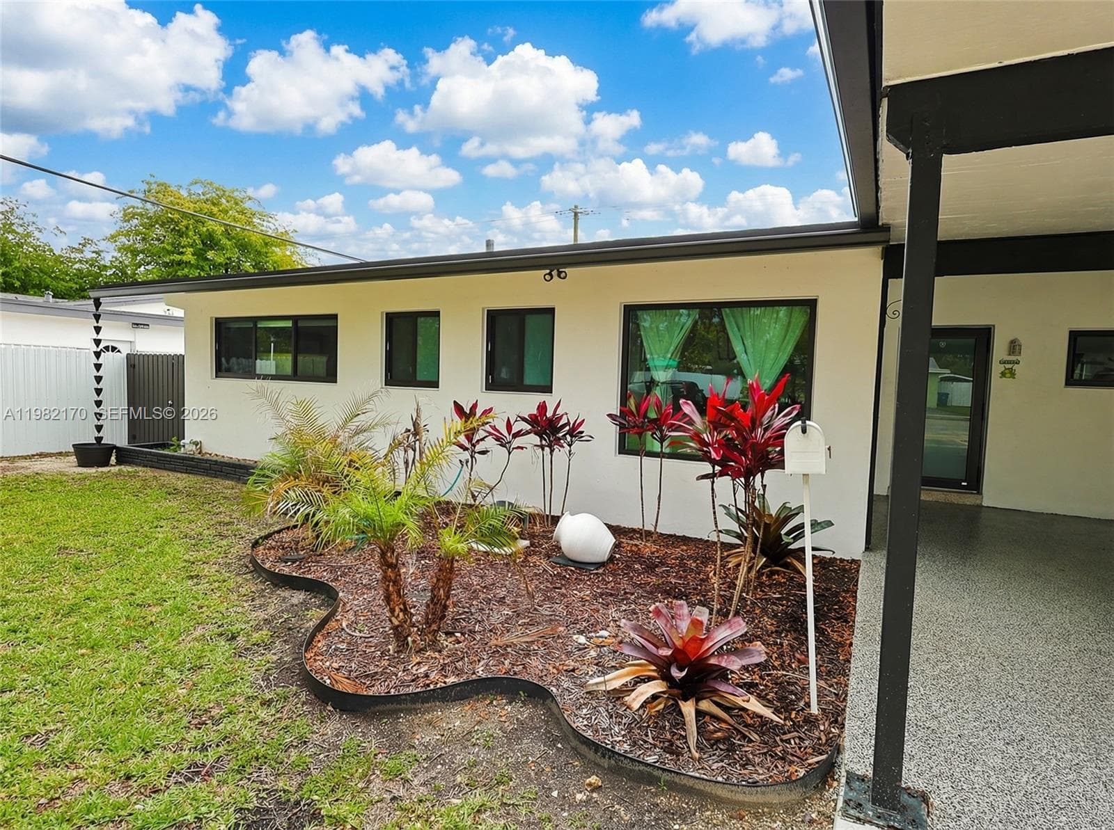 9460 Martinique Dr, Cutler Bay, FL 33189 — zdjęcie 4