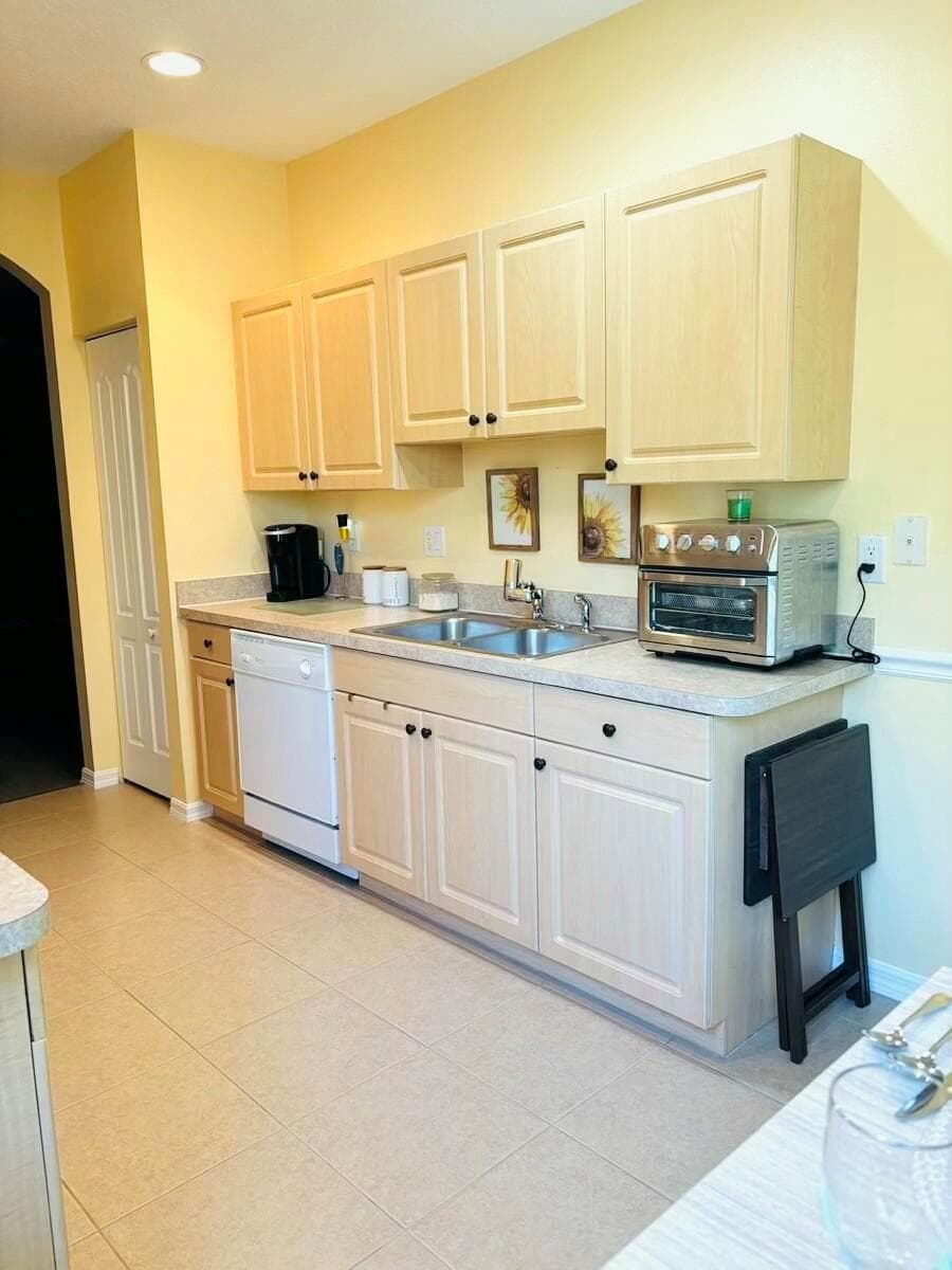 2104 SE Eatonville Drive, Port St. Lucie, FL 34952 — zdjęcie 4