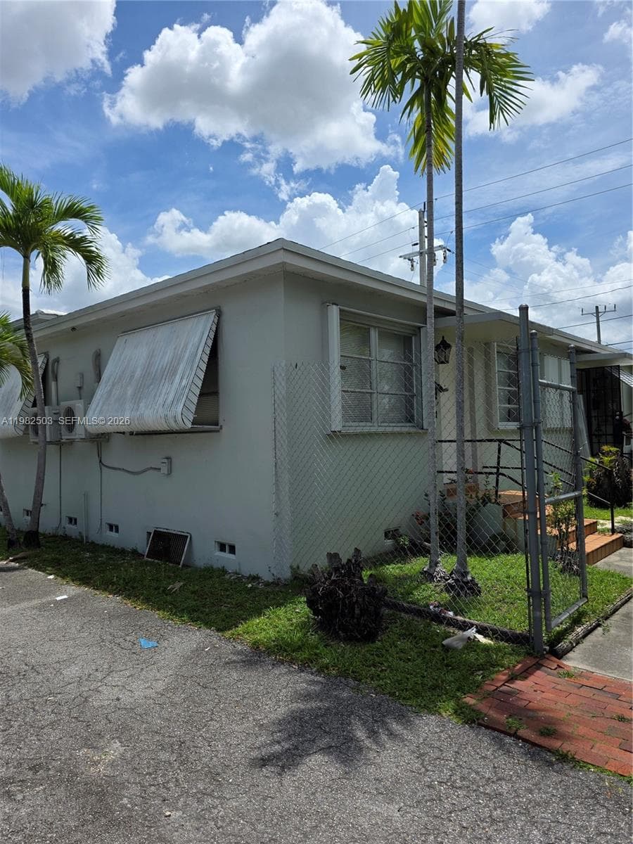 57 Esplanade Dr # C, Miami Springs, FL 33166 — zdjęcie 2