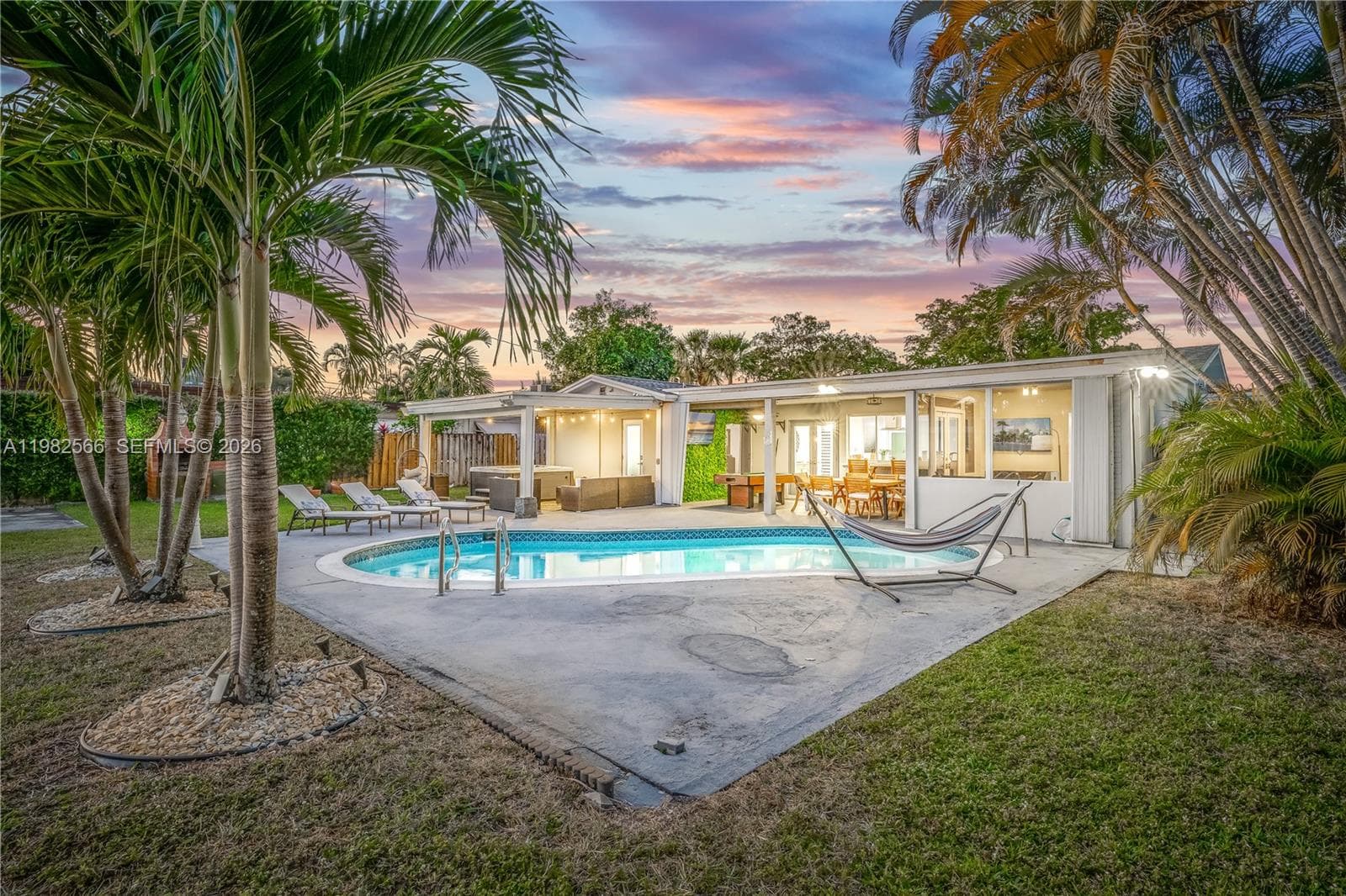 4212 Van Buren St, Hollywood, FL 33021