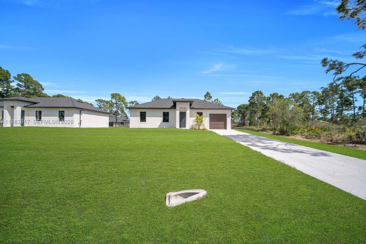 637 Summit Ave S, Lehigh Acres, FL 33974