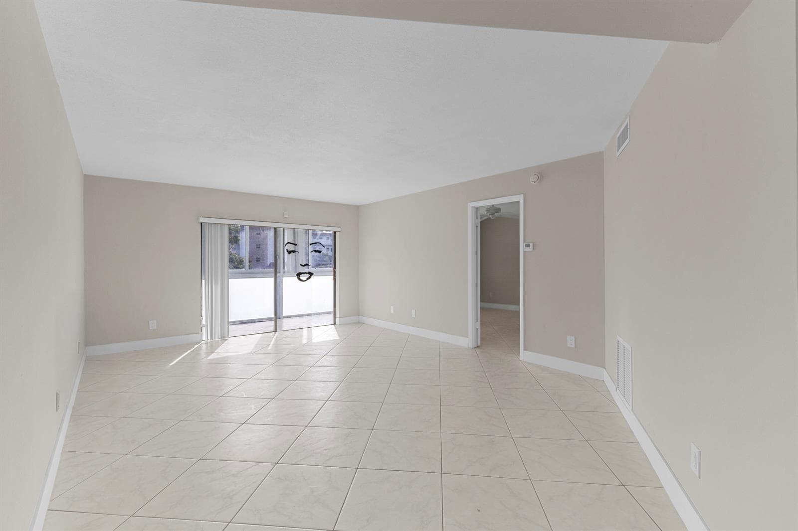 4141 NW 44th Avenue # 224, Lauderdale Lakes, FL 33319 — zdjęcie 2