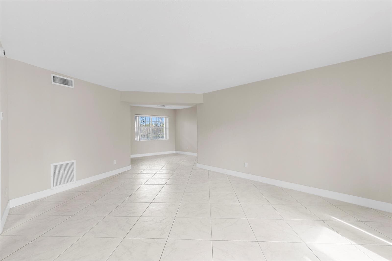 4141 NW 44th Avenue # 224, Lauderdale Lakes, FL 33319 — zdjęcie 4