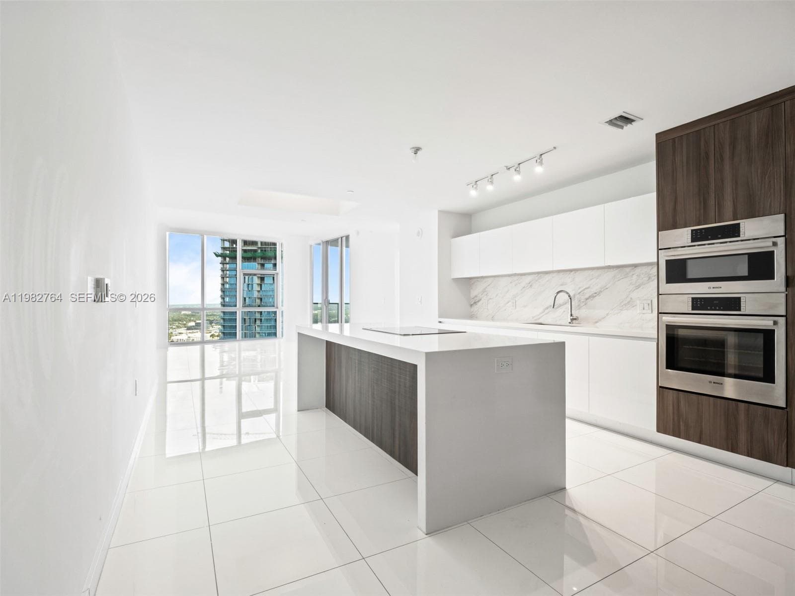 851 NE 1st Ave # 4801, Miami, FL 33132 — zdjęcie 2