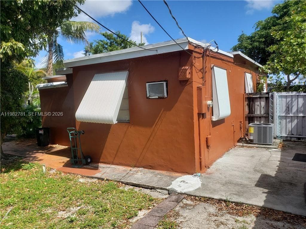 11970 NW 10th Ave, North Miami, FL 33168 — zdjęcie 4