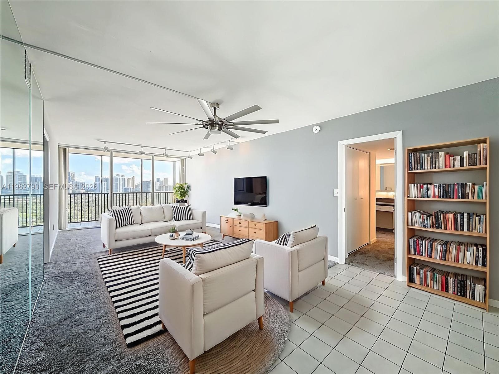 20301 W Country Club Dr # 2428, Aventura, FL 33180 — zdjęcie 2