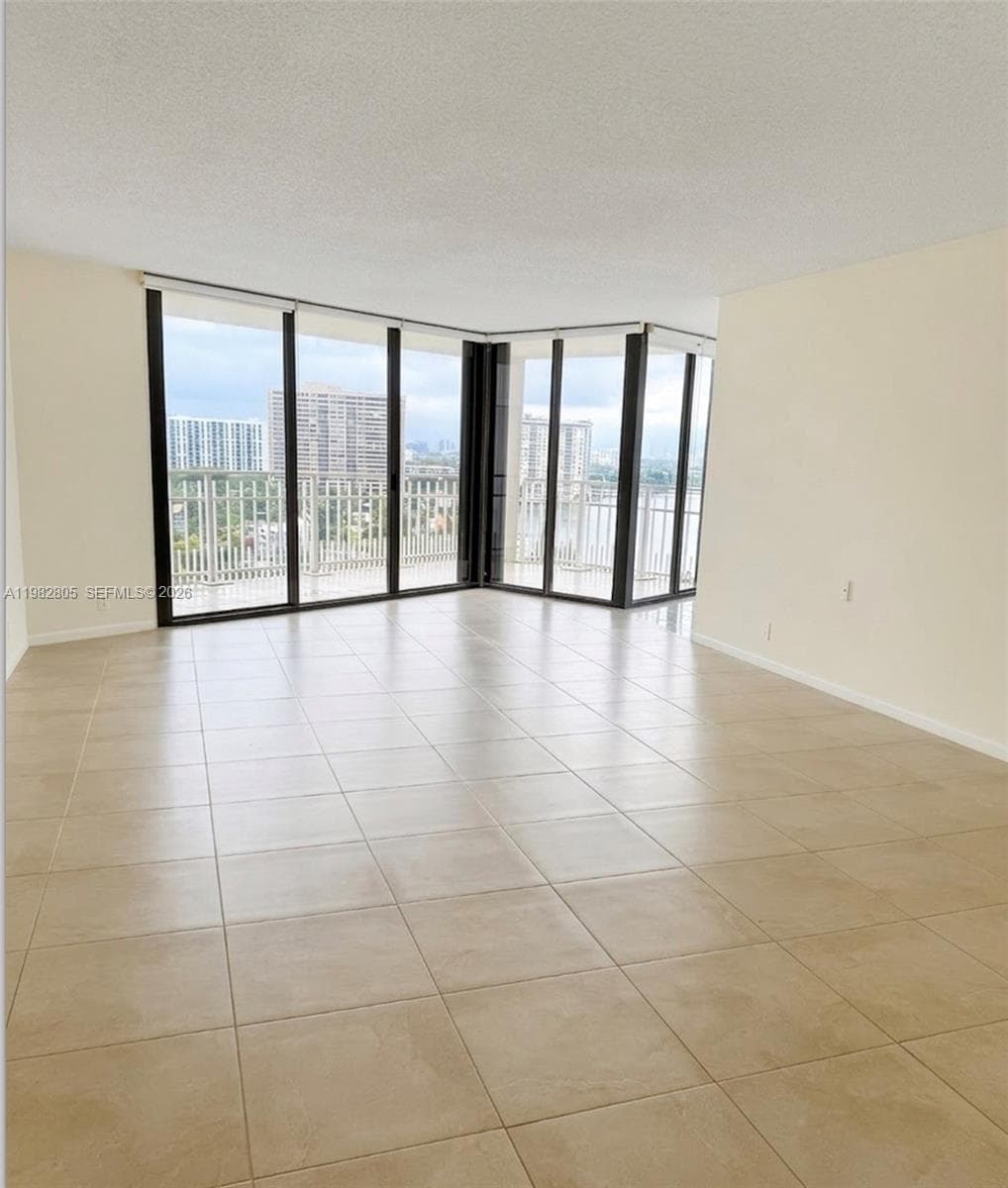 4000 Towerside Ter # 1401, Miami, FL 33138 — zdjęcie 3