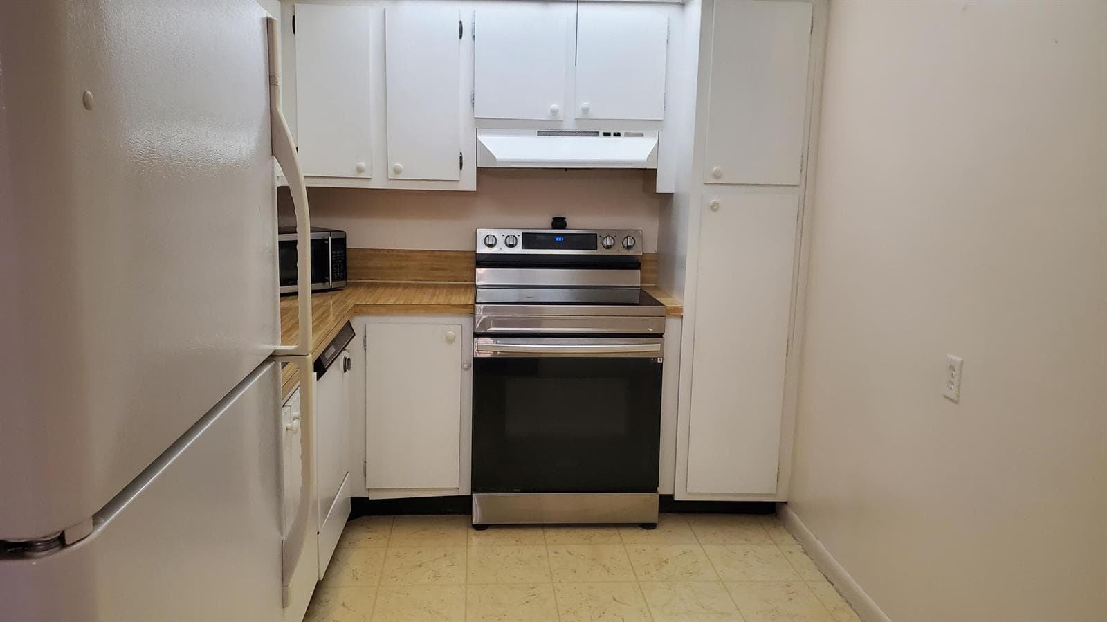 1400 Saint Charles Place # 608, Pembroke Pines, FL 33026 — zdjęcie 4