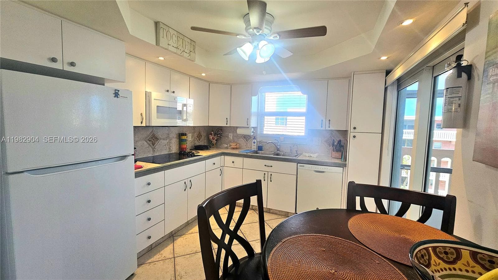 180 NE 12th Ave # 10E, Hallandale Beach, FL 33009 — zdjęcie 3