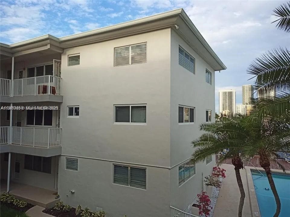 462 Golden Isles Dr # 202, Hallandale Beach, FL 33009 — zdjęcie 5