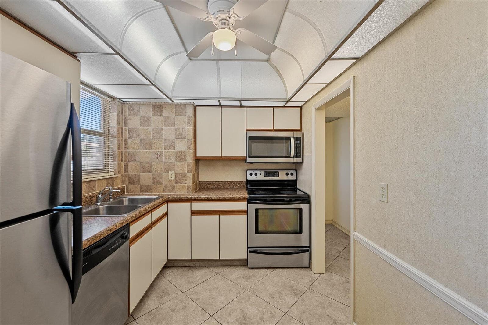 719 Lori Drive # 204, Palm Springs, FL 33461 — zdjęcie 4