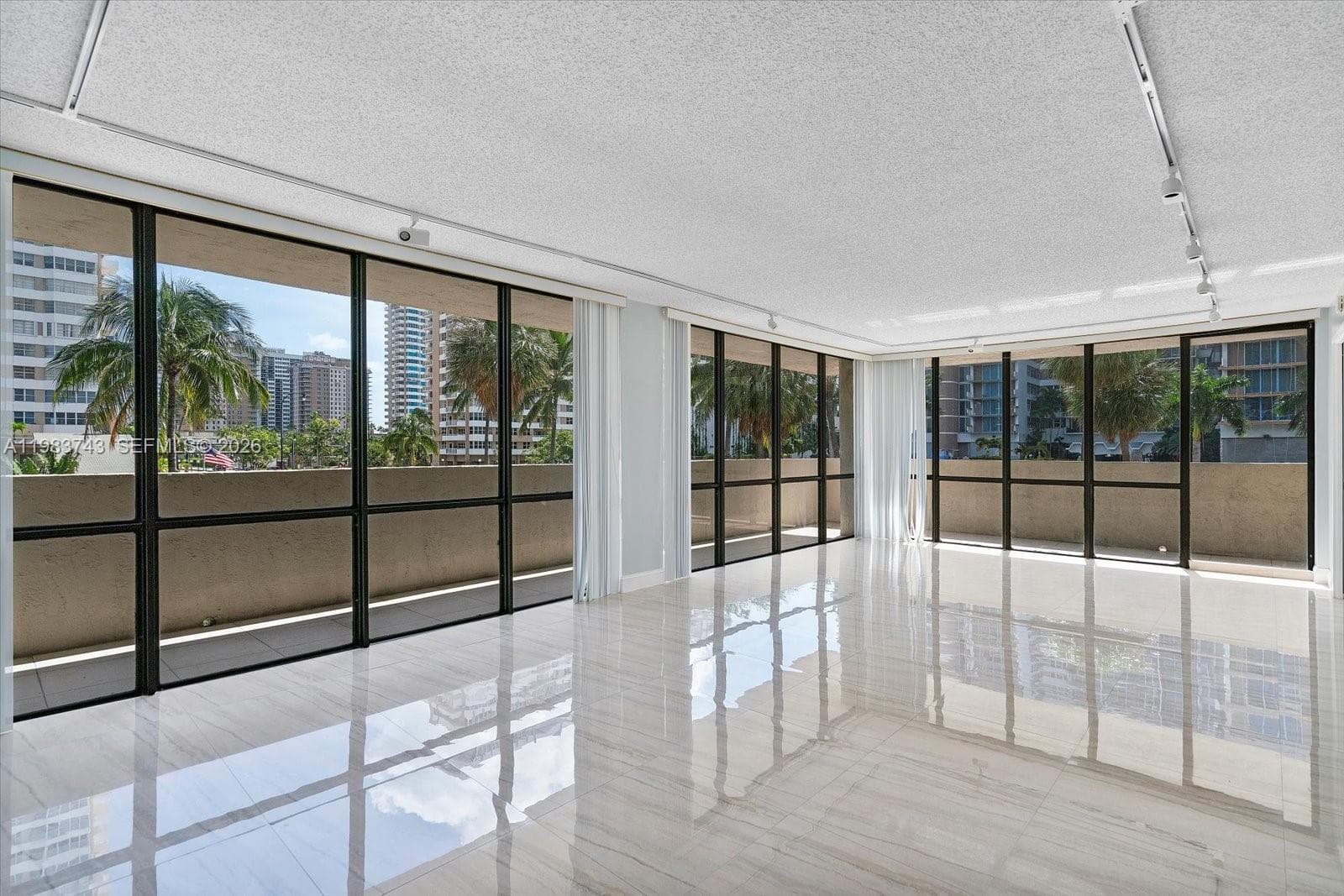 2049 S Ocean Dr # 210, Hallandale Beach, FL 33009 — zdjęcie 2