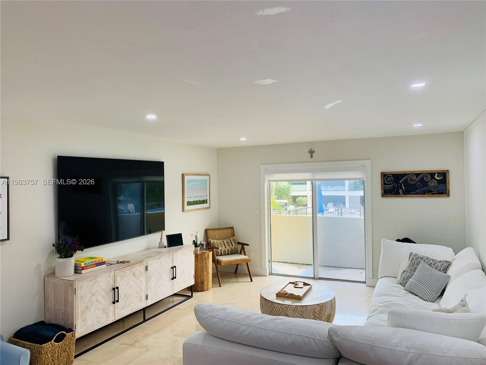 6815 Edgewater Dr # 105, Coral Gables, FL 33133 — zdjęcie 2
