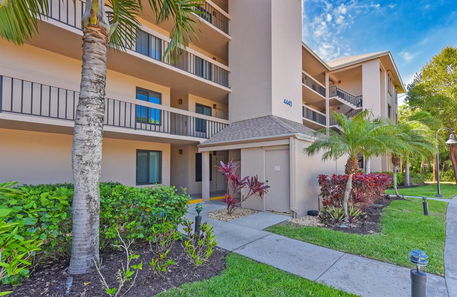 4440 NE Sandpebble Trace # 104, Stuart, FL 34996 — zdjęcie 2