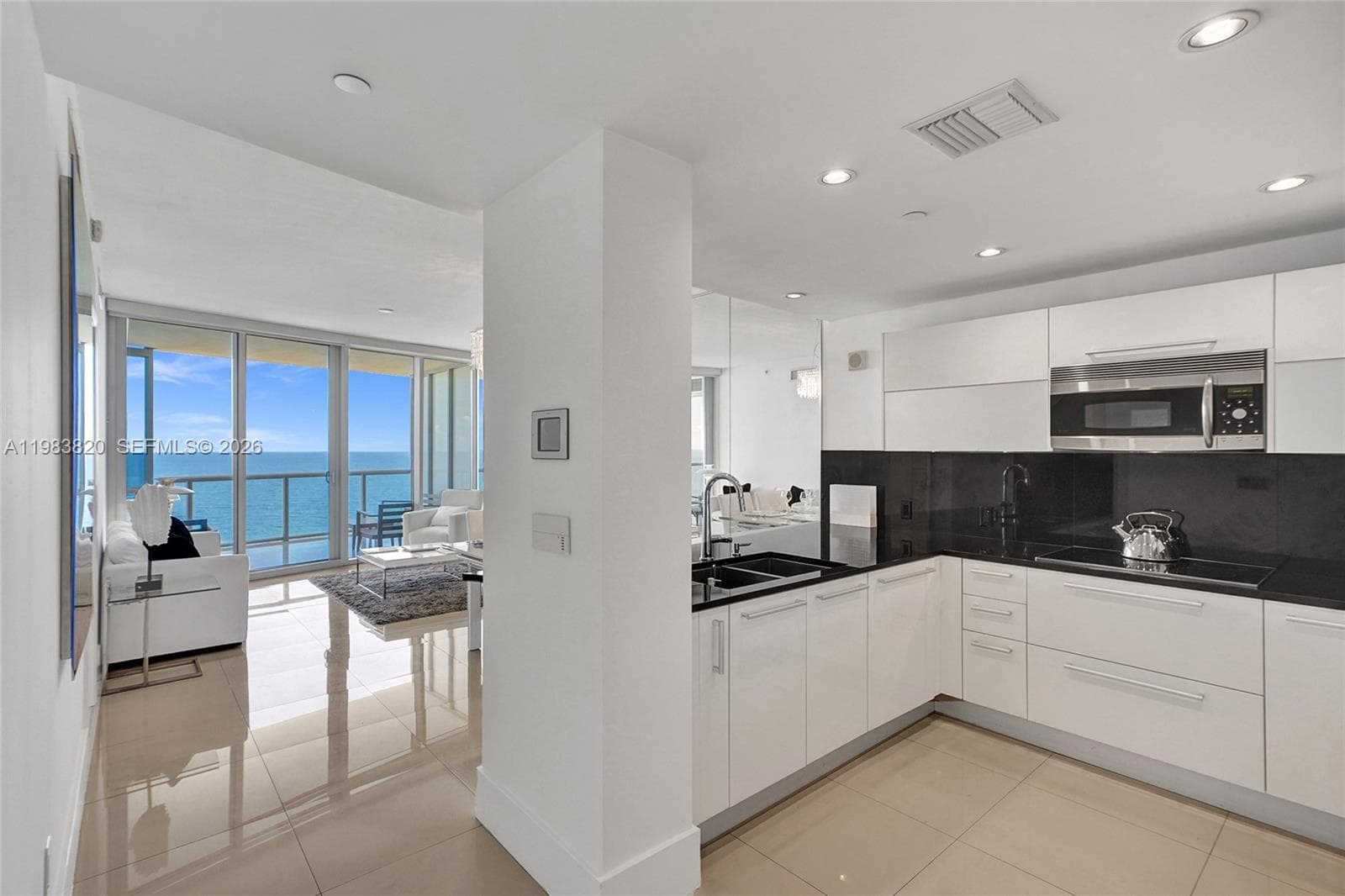 17121 Collins Ave # 2003, Sunny Isles Beach, FL 33160 — zdjęcie 3