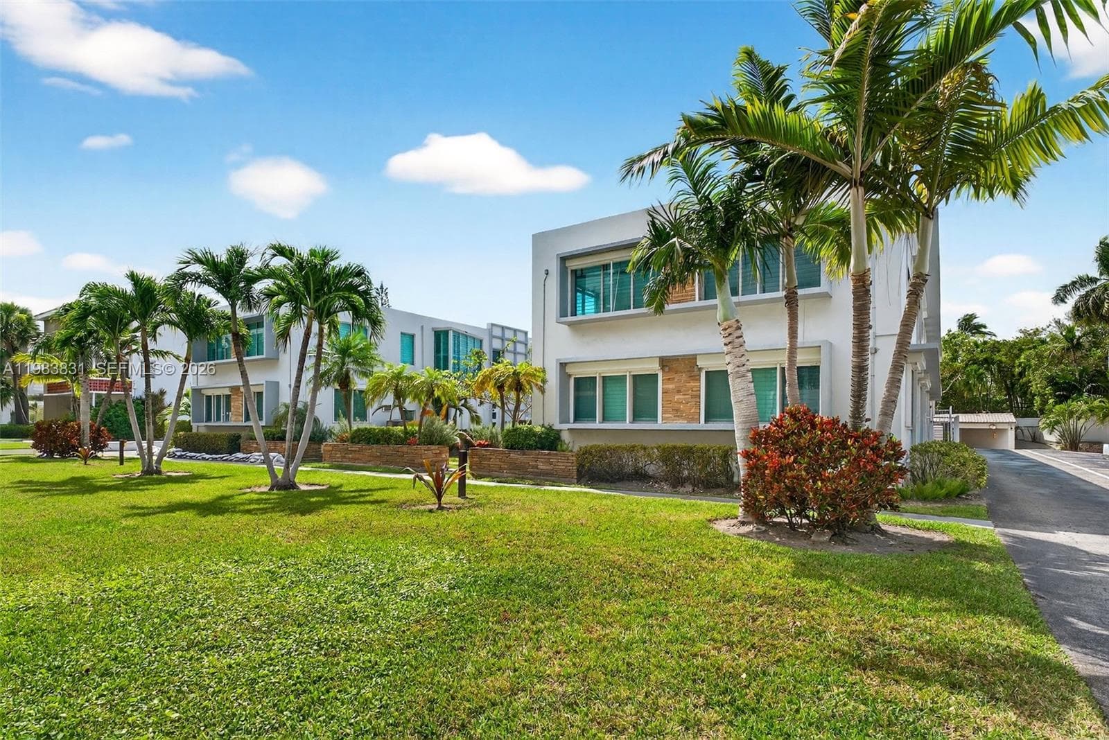 10178 Collins Ave # 208, Bal Harbour, FL 33154
