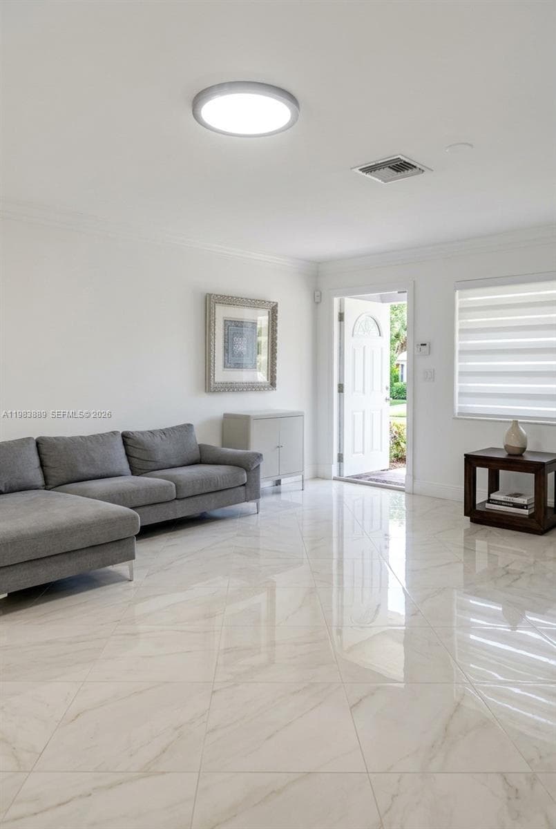 804 NE 2nd St, Hallandale Beach, FL 33009 — zdjęcie 2