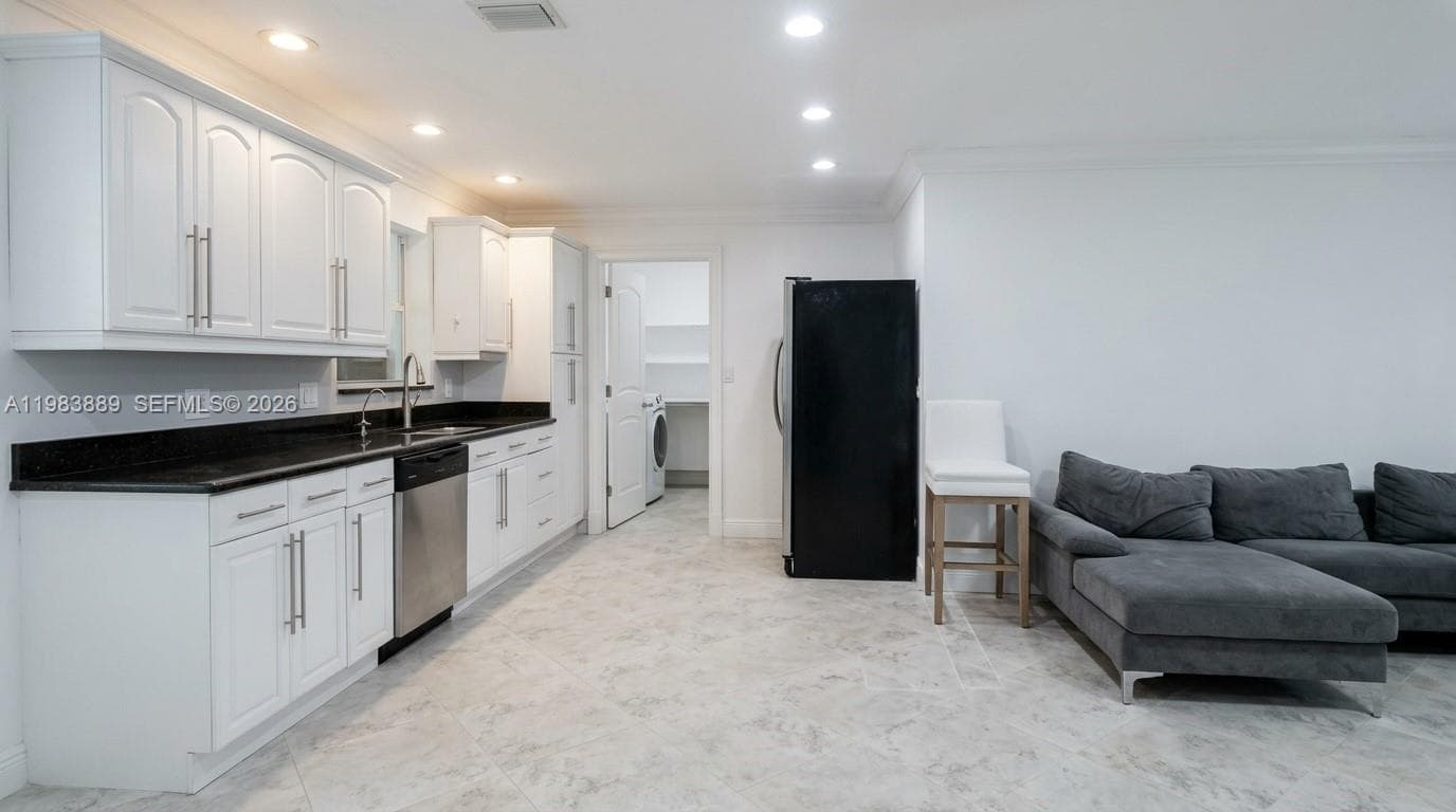 804 NE 2nd St, Hallandale Beach, FL 33009 — zdjęcie 3