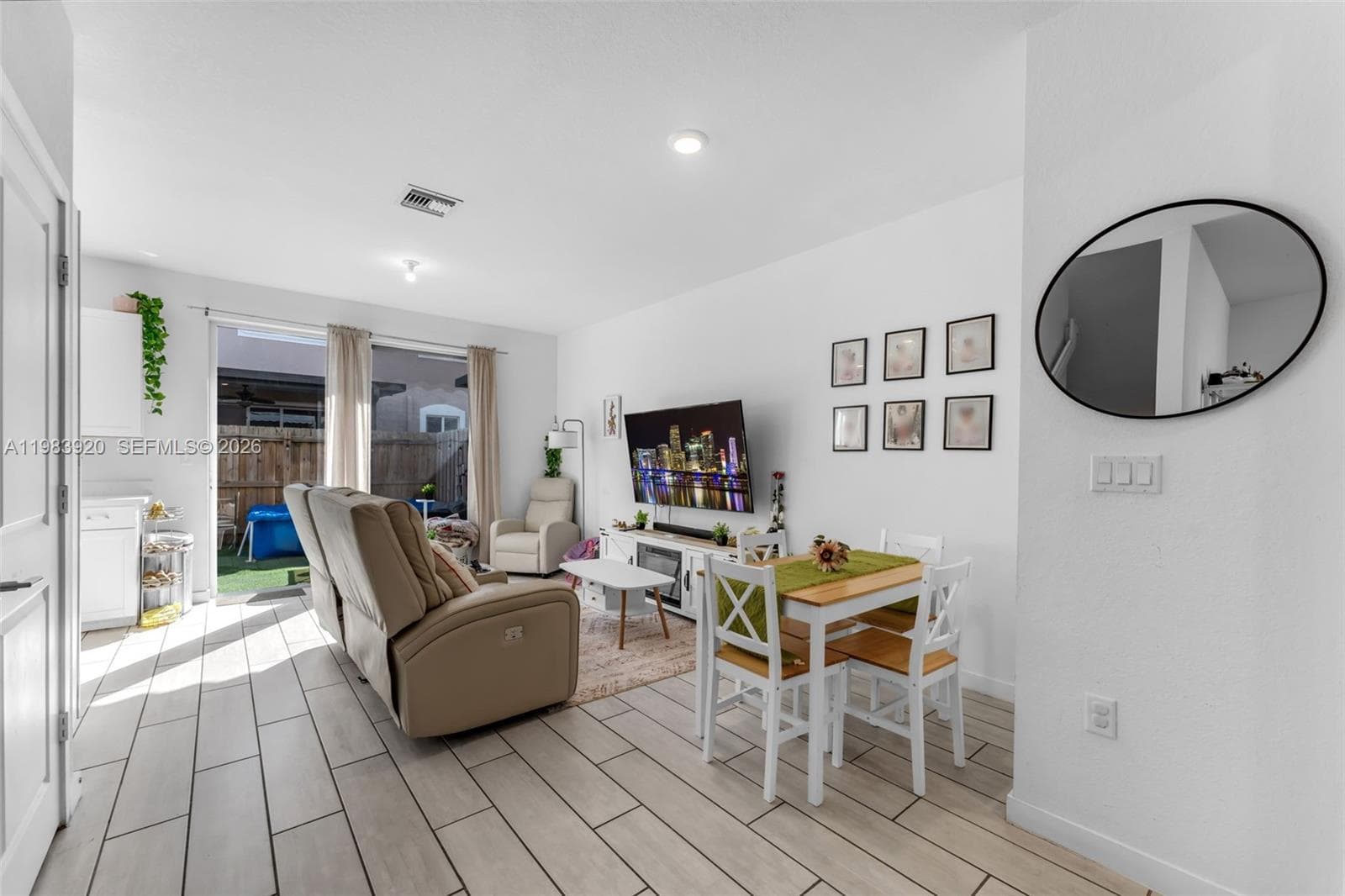 1056 SE 24th Ave, Homestead, FL 33035 — zdjęcie 3