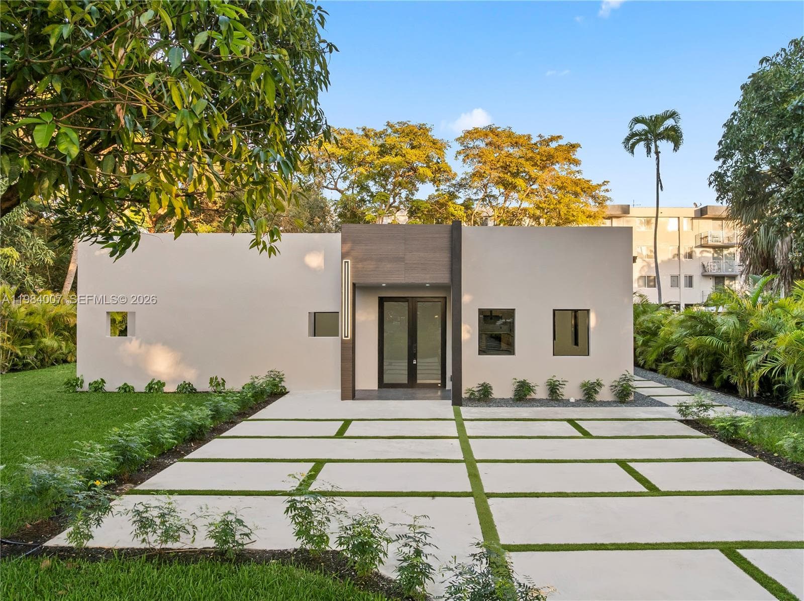 12335 Griffing Blvd, North Miami, FL 33161 — zdjęcie 2