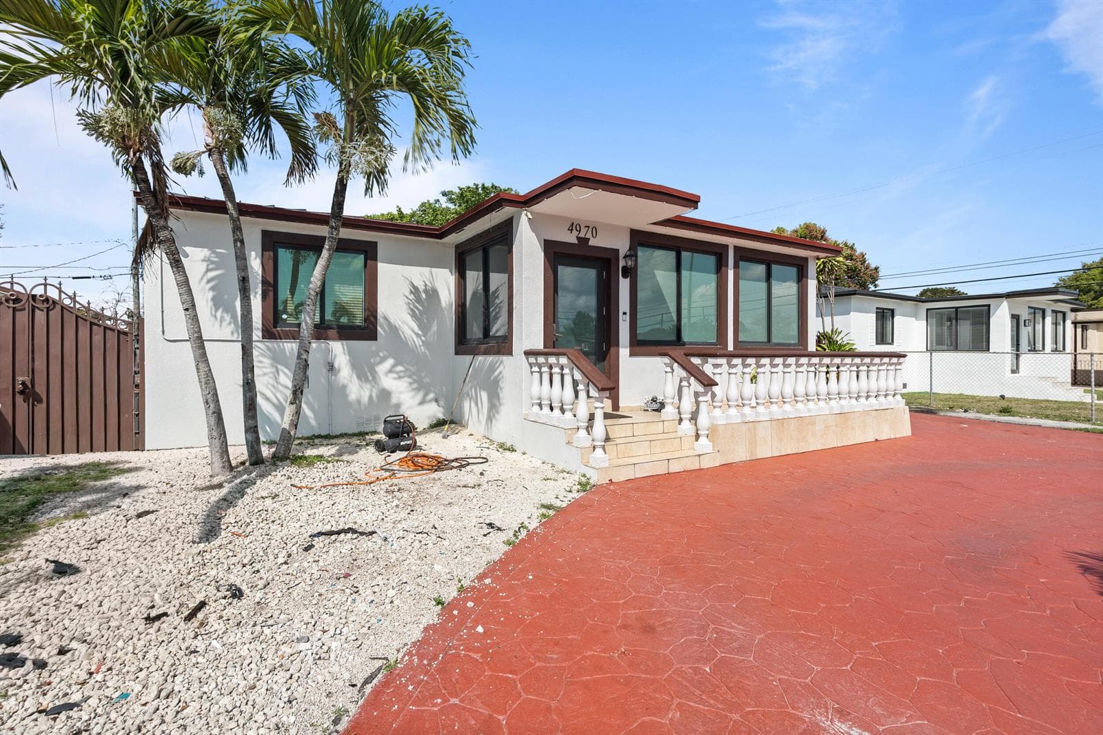 4970 E Palm Court, Hialeah, FL 33013 — zdjęcie 3
