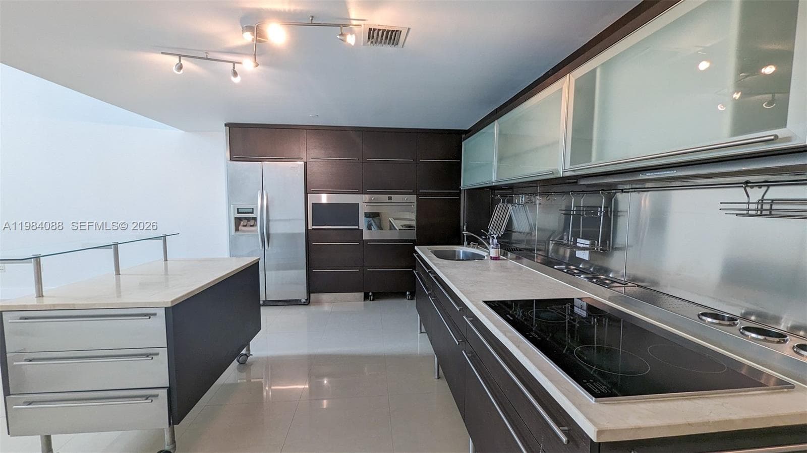 6000 Collins Ave # 111, Miami Beach, FL 33140 — zdjęcie 3