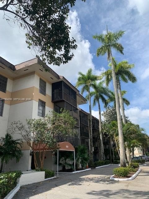 5550 NW 44th St # 404B, Lauderhill, FL 33319