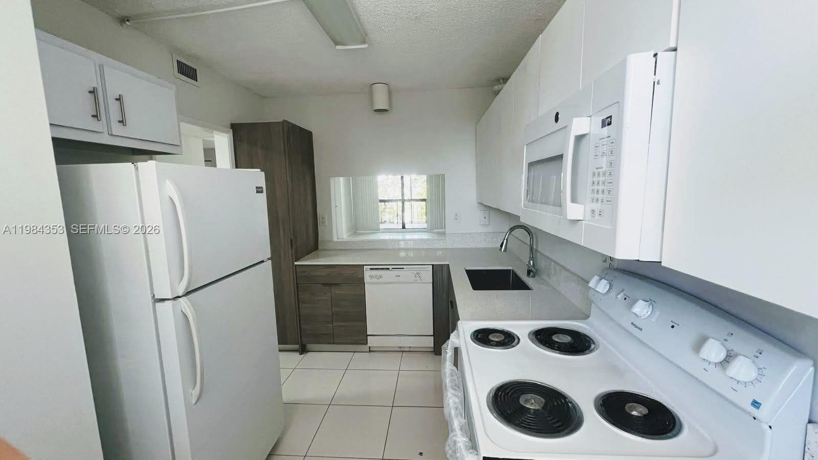 8429 Forest Hills Dr # 305, Coral Springs, FL 33065