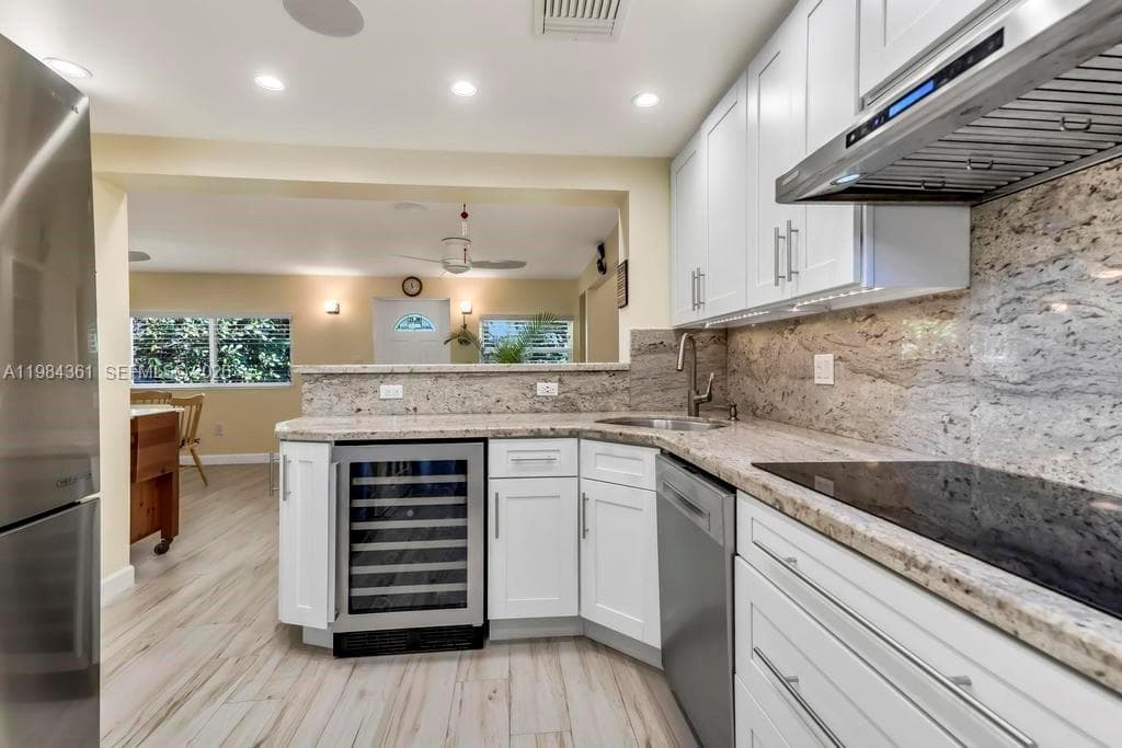 222 SW 7th St, Dania Beach, FL 33004 — zdjęcie 4