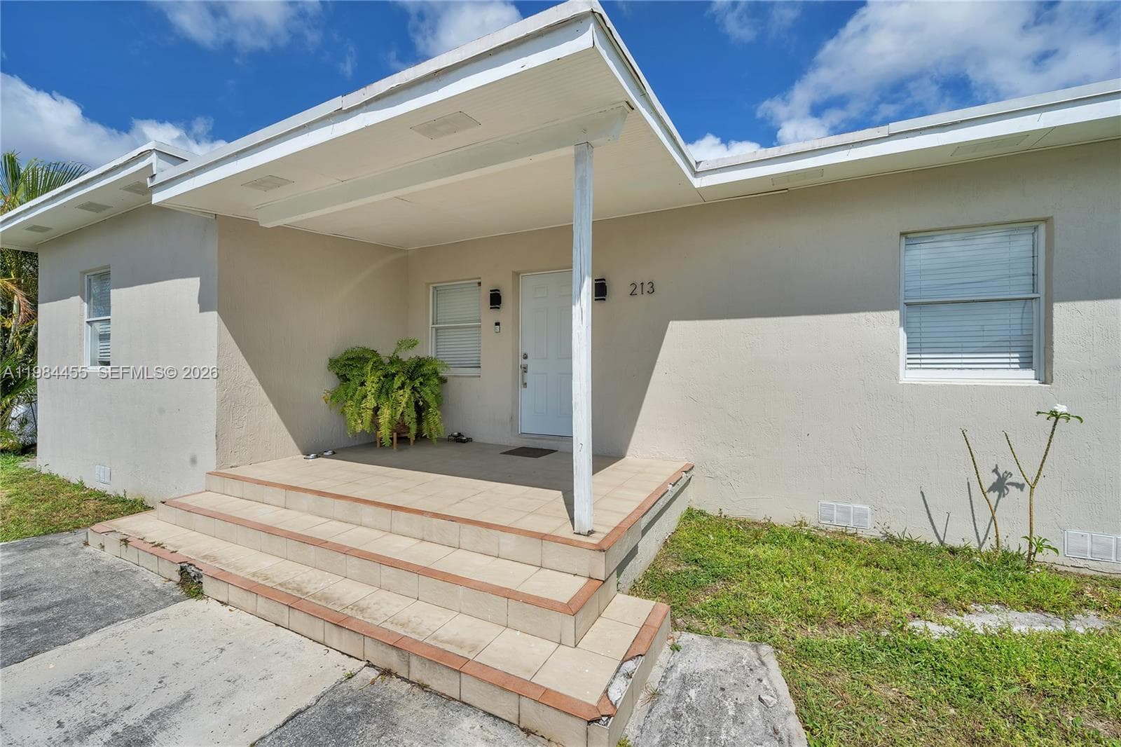 213 W 20th St, Hialeah, FL 33010 — zdjęcie 2
