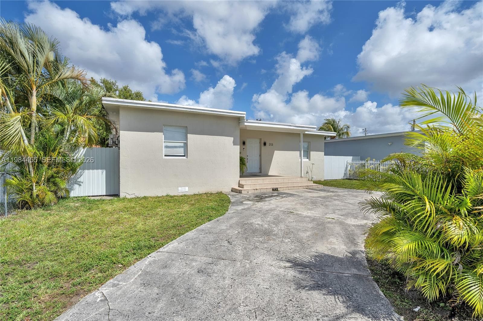 213 W 20th St, Hialeah, FL 33010 — zdjęcie 3