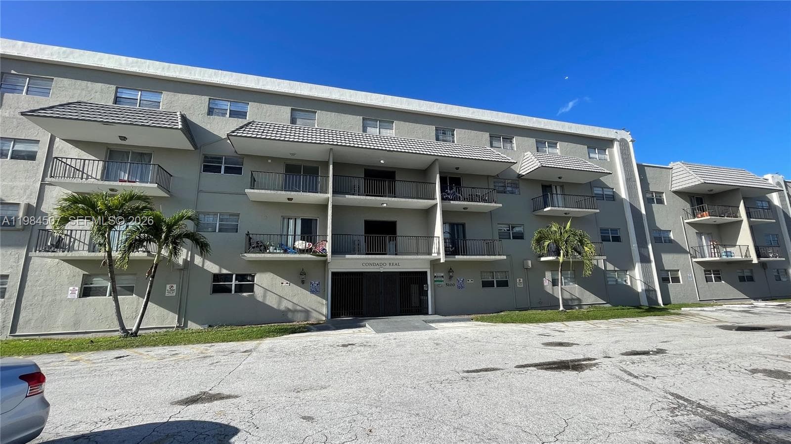 5100 SW 41st St # 226, Pembroke Park, FL 33023