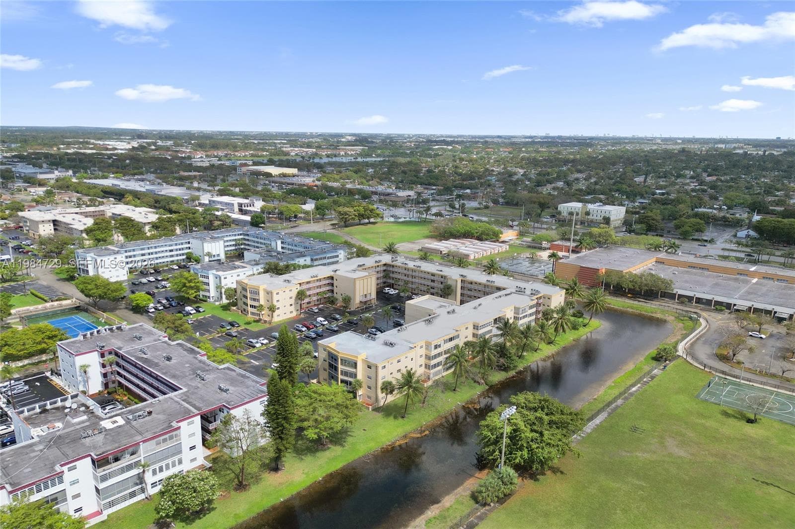3940 NW 42nd Ave # 320, Lauderdale Lakes, FL 33319
