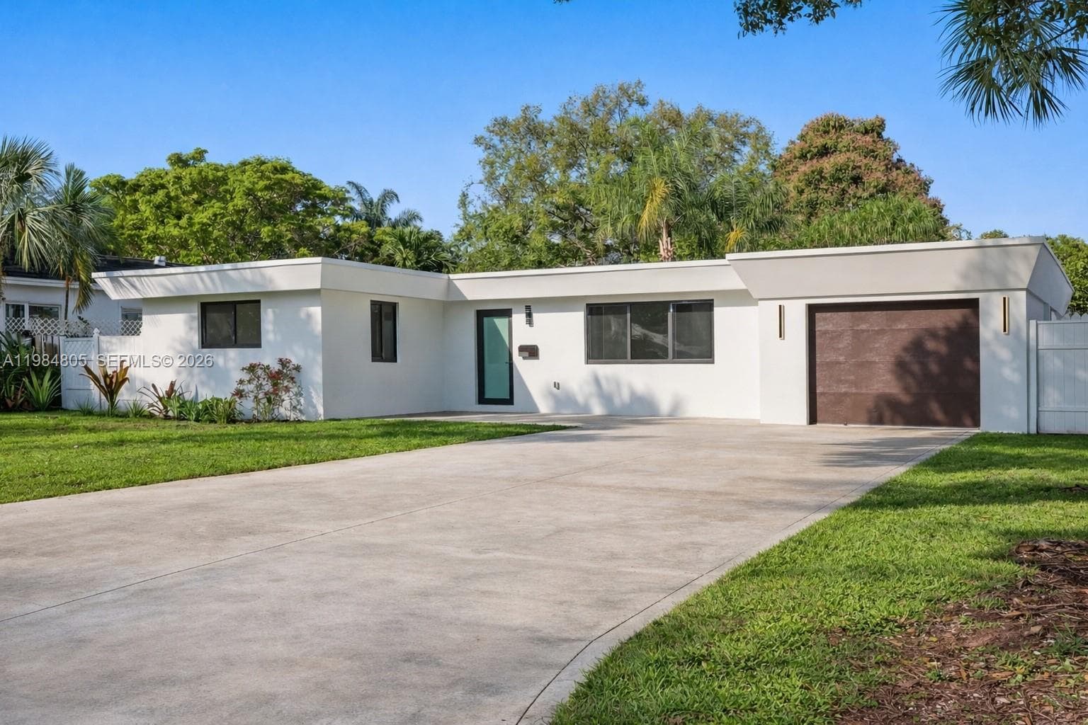 10910 NE 9th Ct, Biscayne Park, FL 33161 — zdjęcie 2