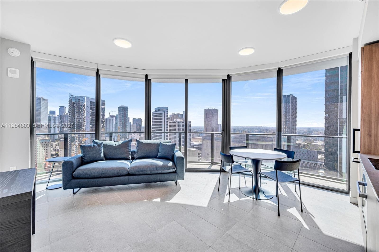 121 NE 5th St # 3005, Miami, FL 33130