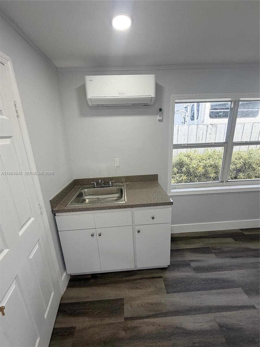 531 NE 58th St # 3, Oakland Park, FL 33334 — zdjęcie 3