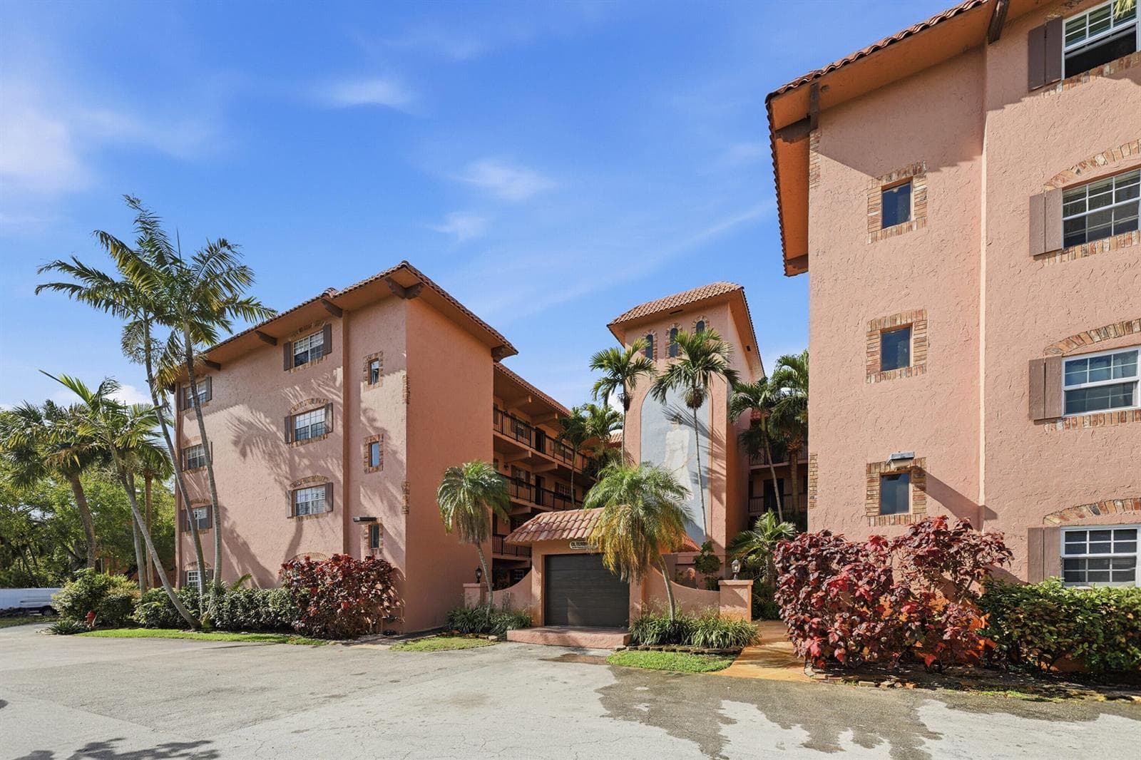 630 Tennis Club Drive # Apt 204, Fort Lauderdale, FL 33311 — zdjęcie 2