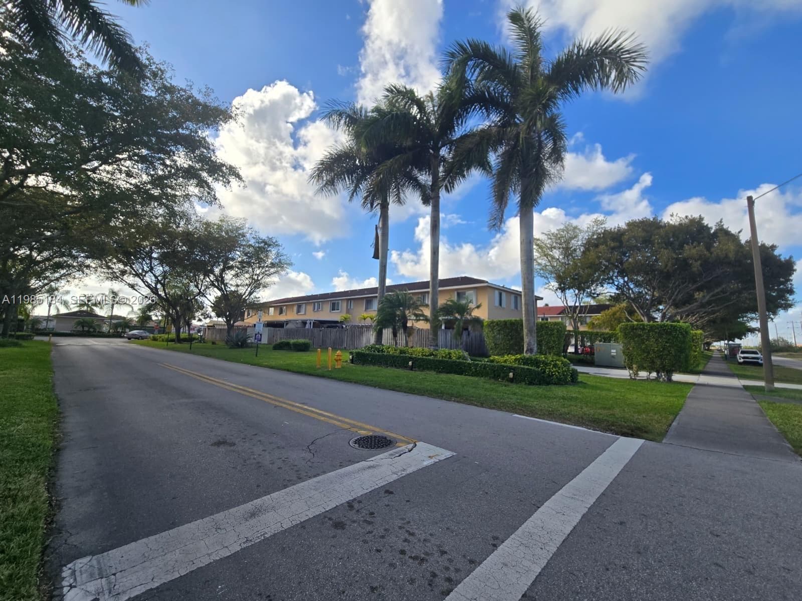 13926 SW 175th Ter, Miami, FL 33177 — zdjęcie 2