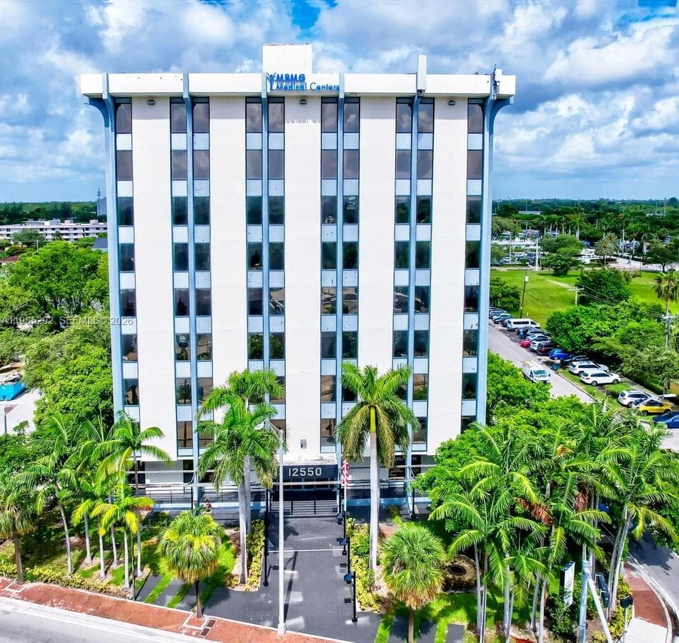 12550 Biscayne Blvd # 213, North Miami, FL 33181