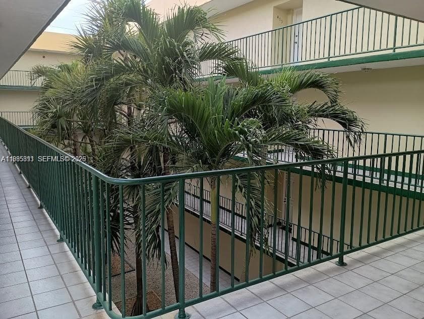 8321 NW 7th St # 1-307, Miami, FL 33126 — zdjęcie 4
